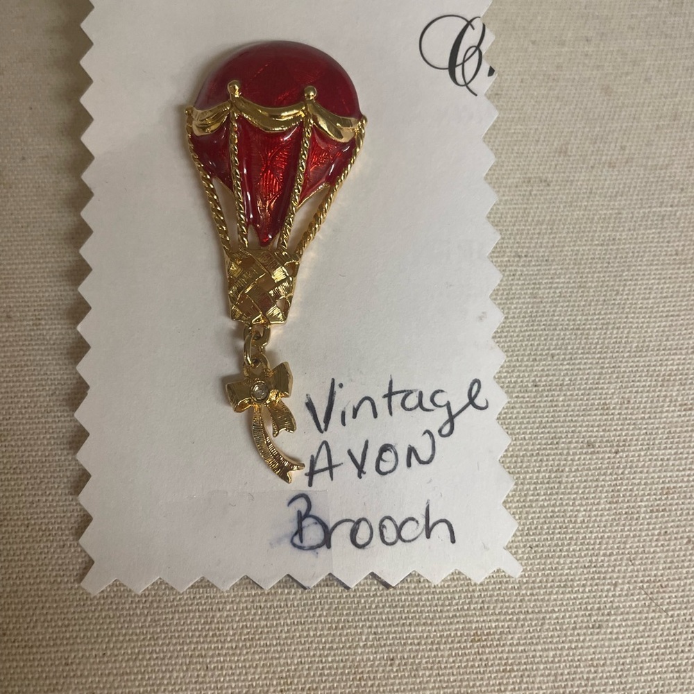 Vintage Avon Red Hot Air Balloon Brooch